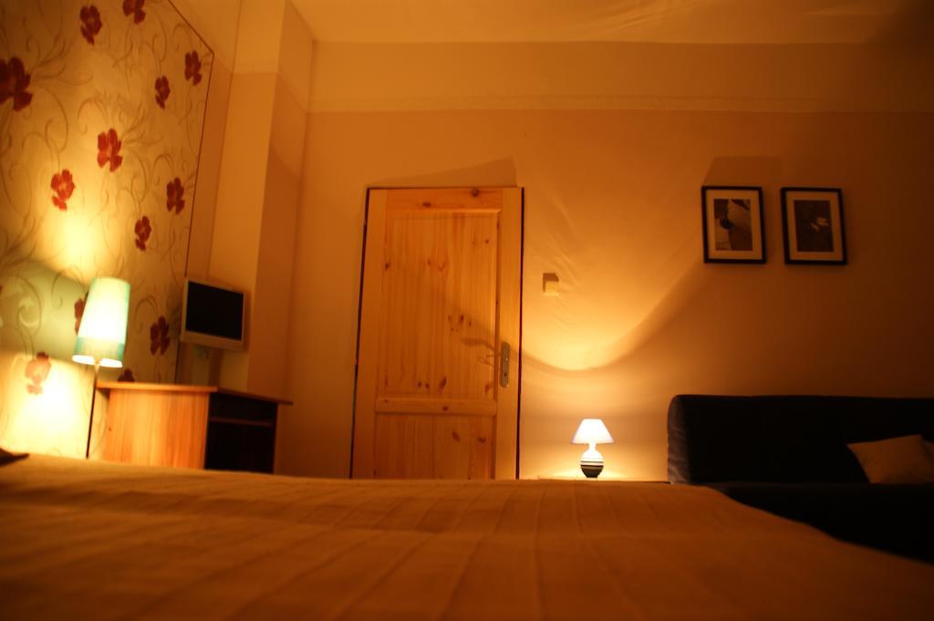 Ubytování pod Jezem Loket Habitación foto